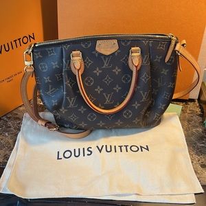 Authentic one owner Louis Vuitton crossbody satchel purse with box and dustbag